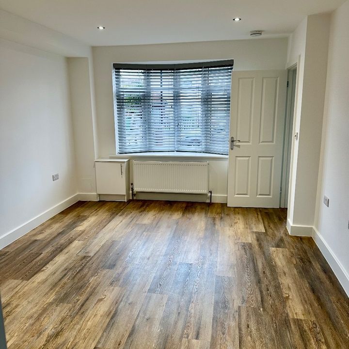 2 Bed Semi-Detached House, Alder Road, SO16 - Photo 1