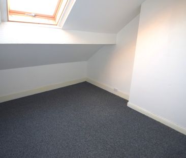 To Let 1 Bed Flat - Photo 1