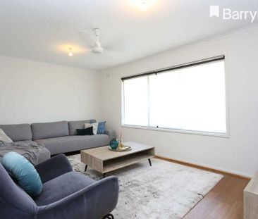 FAMILY HOME IN GREAT LOCATION! - Photo 1