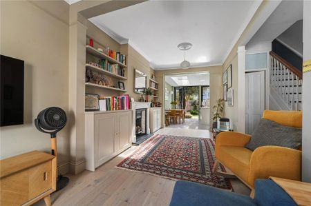 4 bedroom terraced house to rent - Photo 3