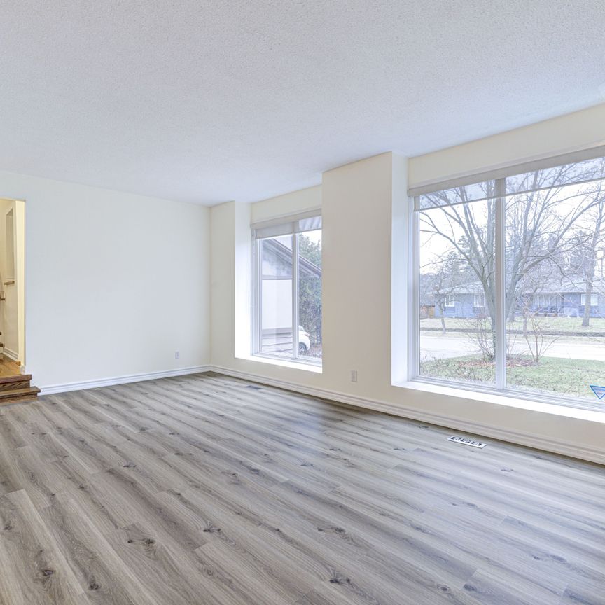 For Lease - 163 Castle Crescent, Oakville, Ontario - Photo 1