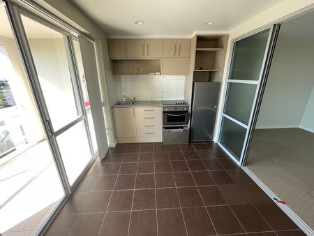 Chic uptown 2BR Apt with stunning views & carpark - Photo 3