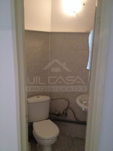 Apartament cu 3 camere nemobilat zona Mircea cel Batran - Fotografie 3