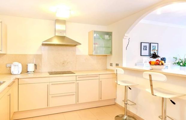 Benatalaya, Estepona East, Estepona, Andalusia 29660 - Photo 1