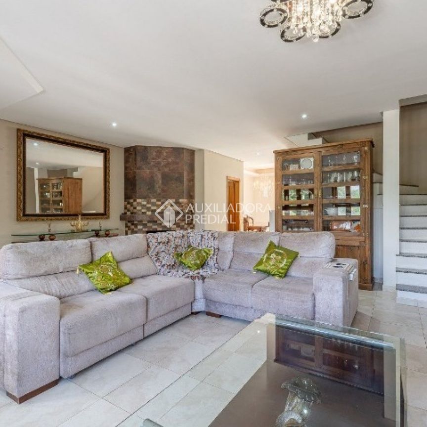 Casa com 3 quartos e 390m² para alugar em Jardim Itu, Porto Alegre. - Foto 1