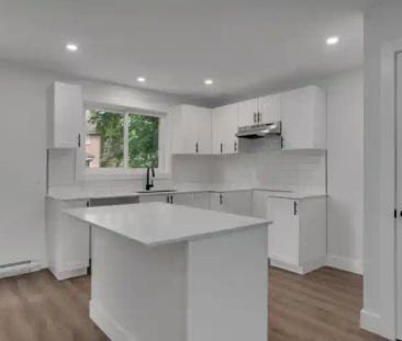 Modern comfort and convenience for professionals in Kingston’s west... - Photo 1