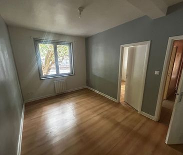 Location Appartement 4 pièces 90m² LILLE 59000 - Photo 4