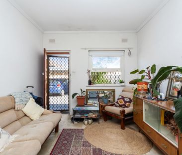 Neat and tidy 1 bedroom unit - Photo 2