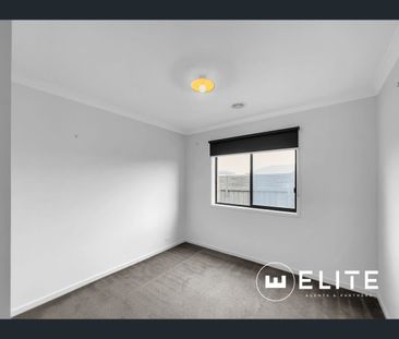 8 Carisbrooke Way, Clyde North, Vic 3978 - Photo 1