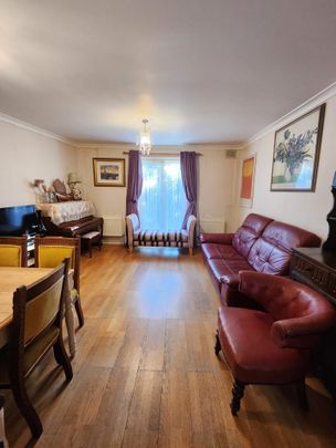 Room in a Shared House, Strawberry Terrace, N10 - Photo 1