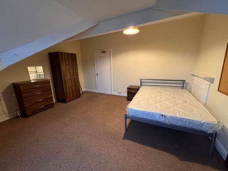 East Parade, Heworth - P2115 - Photo 4