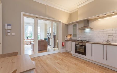 Apt 2, 31 Wellington Park, Belfast BT9 6DP - Photo 4