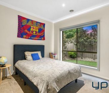 Prestigious Family Home in a Prime Boardwalk Estate Location ! - Photo 4