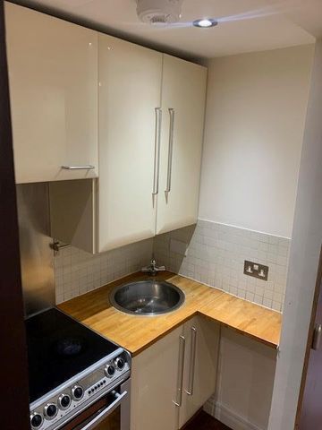 1 Bed Flat, Mayfair, W1J - Photo 5