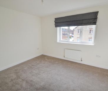 4 bedroom detached house to rent - Photo 2