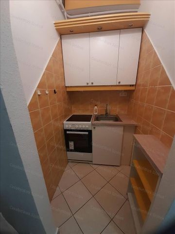 Kiadó felújított lakás - Szolnok - Fotó 3
