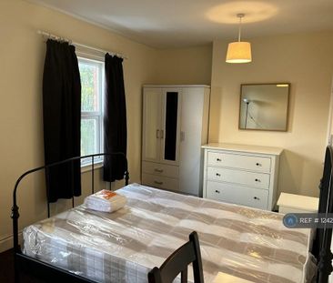 1 bedroom in a house share to rent - Photo 6