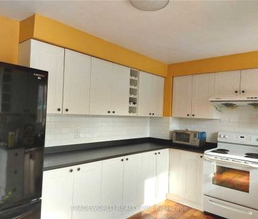 For Lease - 880 Leslie Valley Drive Unit# Main & 2nd, Newmarket, On... - Photo 4