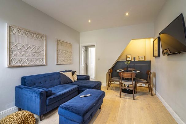 4 bedroom terraced house to rent - Photo 1