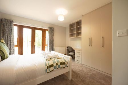 8 bedroom detached house to rent - Photo 5