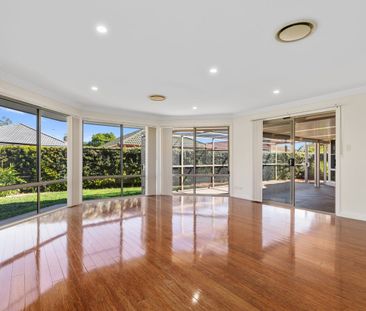 SPACIOUS FAMILY HOME WITH MULTIPLE LIVING AREAS IN COOMBABAH - Photo 2