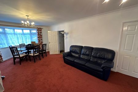 The Street - Photo 2