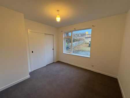 3 bedroom bungalow to rent - Photo 4