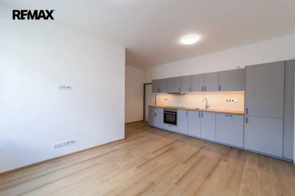 Pronájem bytové jednotky 2+kk - Photo 1