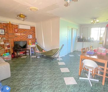 GRANNY GLAT 2 BEDROOM READY FOR CHRISTMAS - Photo 1