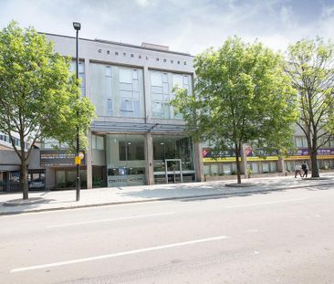 Studio to rent - Photo 1