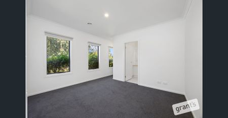REFURBISHED FAMILY HOME IN PAKENHAM - Photo 5
