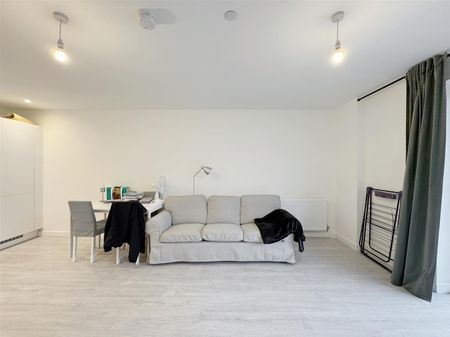 Forastero House, Hayes Village, Hayes - Photo 4