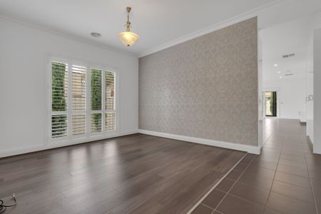 Great Home in the heart of the Fairways Estate - Photo 3