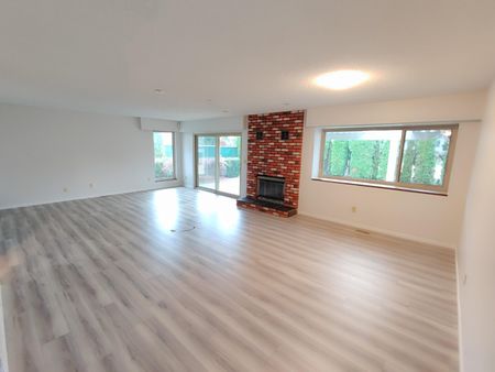 Newly Renovated Spacious Three Bedroom/Two Bathroom Rancher in Johnston Heights Area - Photo 2