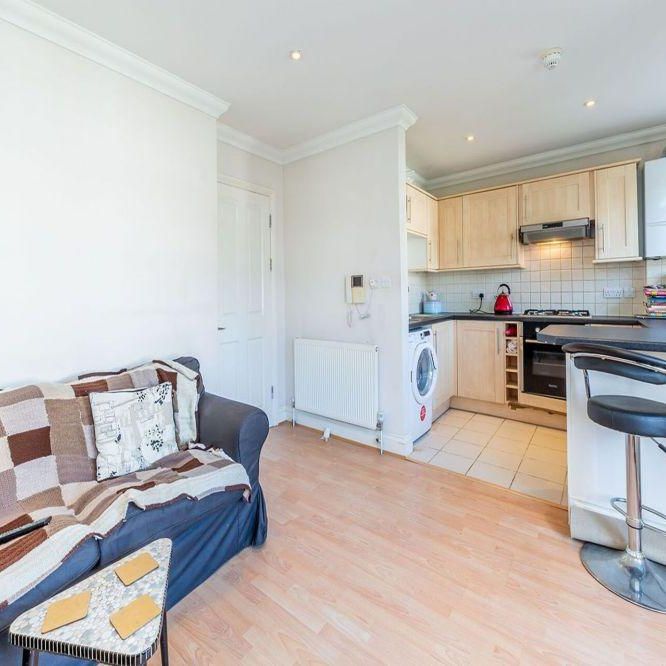 1 bedroom flat to rent - Photo 1