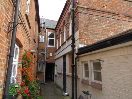 39, Newark, Notts, NG24 - Photo 4