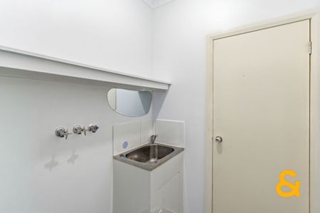 Comfortable & Convenient Living in Craigieburn - Photo 3