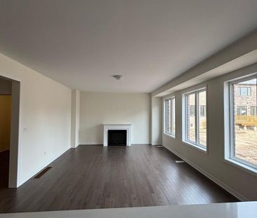 For Lease - 71 Arnold Circle, Brampton, Ontario - Photo 2
