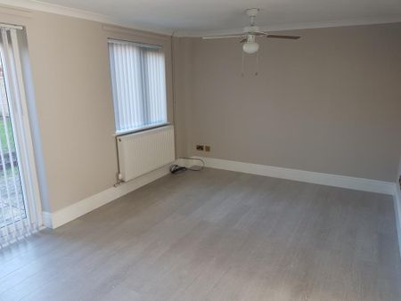 3 bedroom detached house to rent - Photo 5