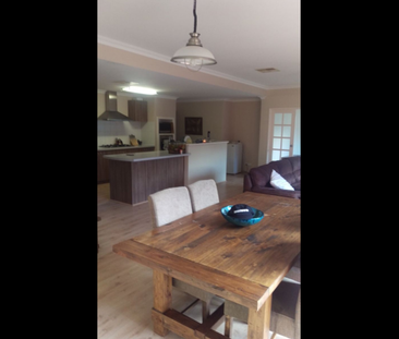 5 Arava Circle, Aveley, WA - Photo 1