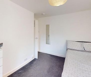 6 bedroom house to rent - Photo 4