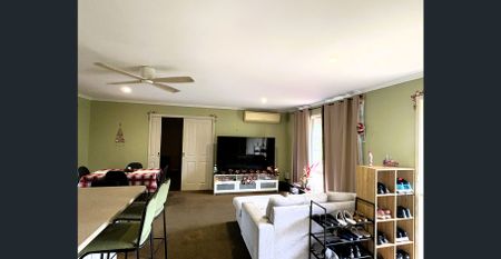 Family Home with Pool in Murrumba Downs - Photo 4