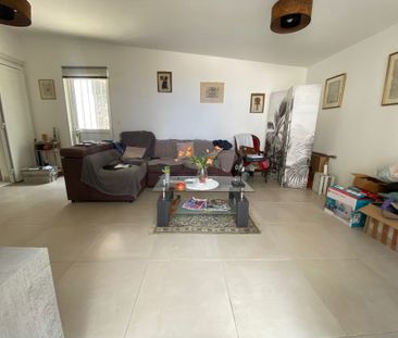 Location Appartement 4 pièces 81m² ST DENIS 97400 - Photo 1