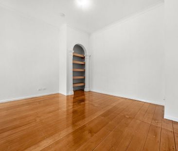 1 Bedroom Unit with Private Courtyard! - Photo 6