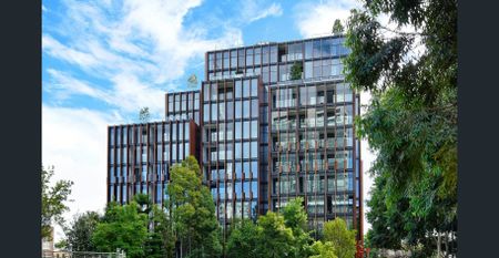 East-Facing Three Bedroom Apartment with Modern, Contemporary Design - Photo 3