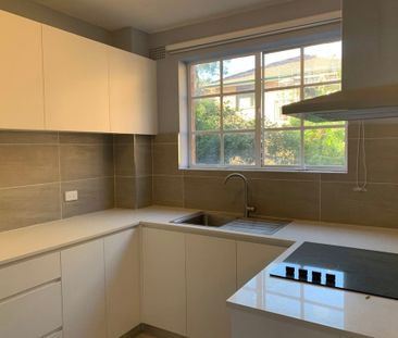 2 Bedroom Apartment in Prime Location! - Photo 4