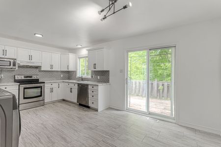 For Lease - 32 54th Street Unit# Upper, Wasaga Beach, Ontario - Photo 4