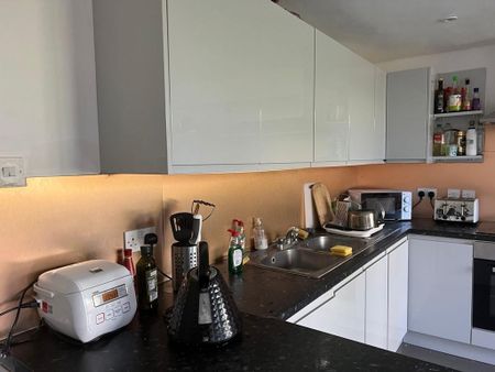 Room in a Shared House, Arbery Road, E3 - Photo 3