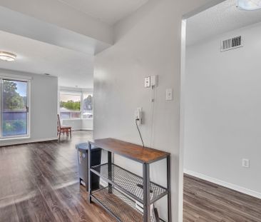 For Lease - 30 Chapman Court Unit# 104, London North, Ontario - Photo 4