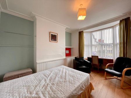 4 bedroom terraced house to rent - Photo 5